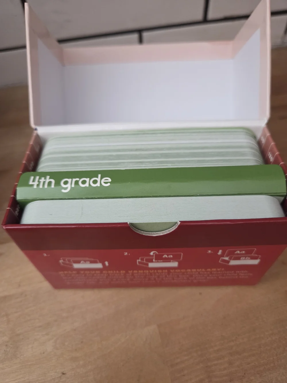 Grade 4 Vocabulary Flashcards - Red/Blue